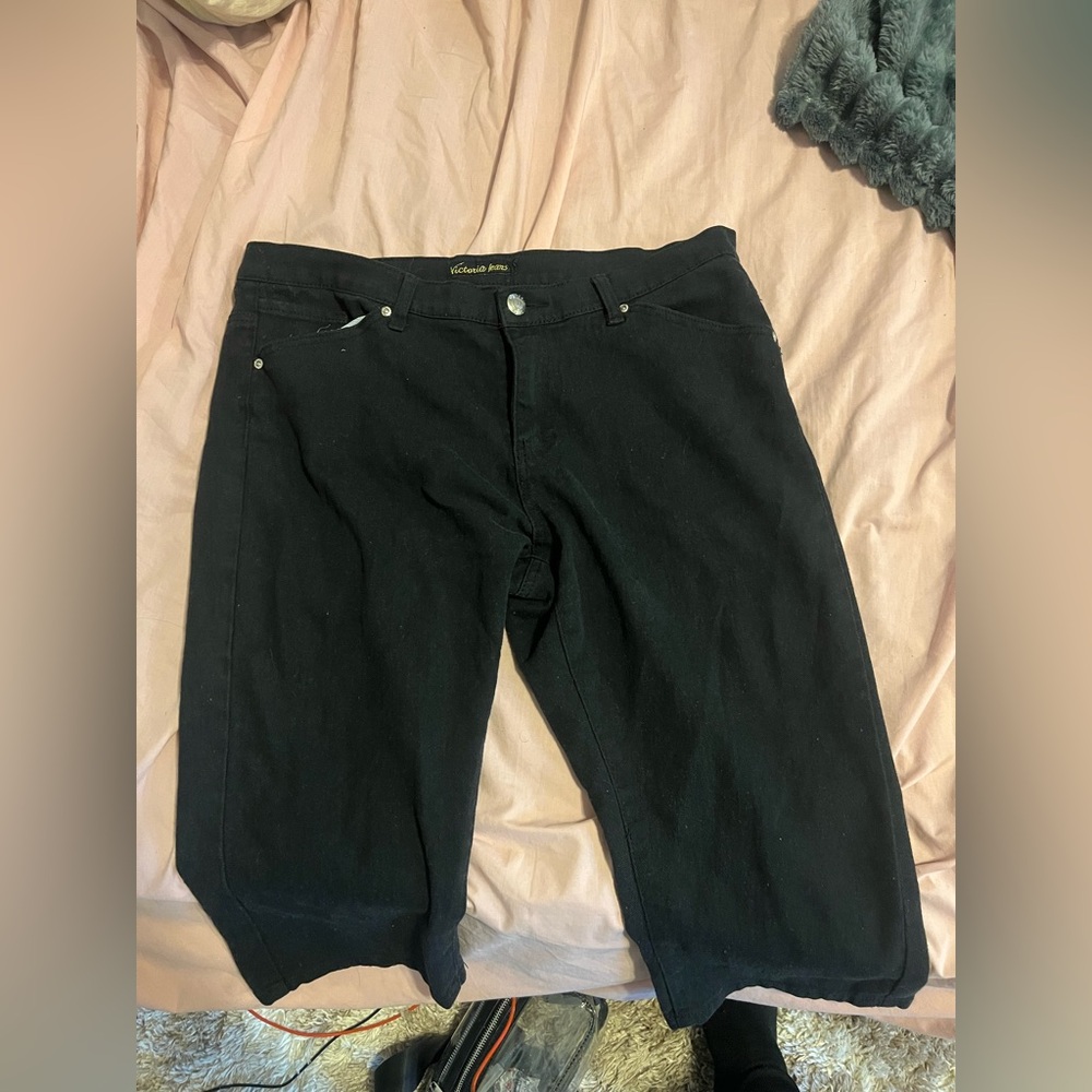 Classic Black Capris